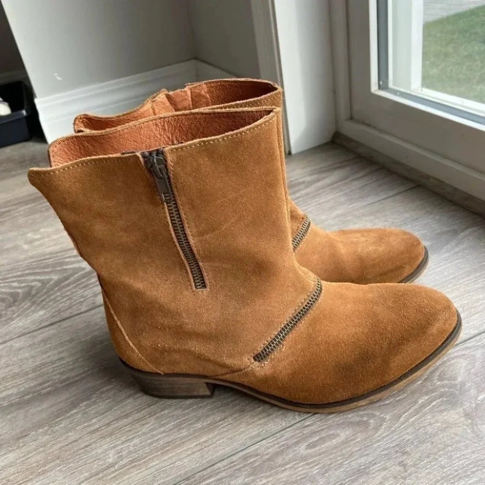 Suede Leather Zipper Western Ankle Boots Made in Portugal
